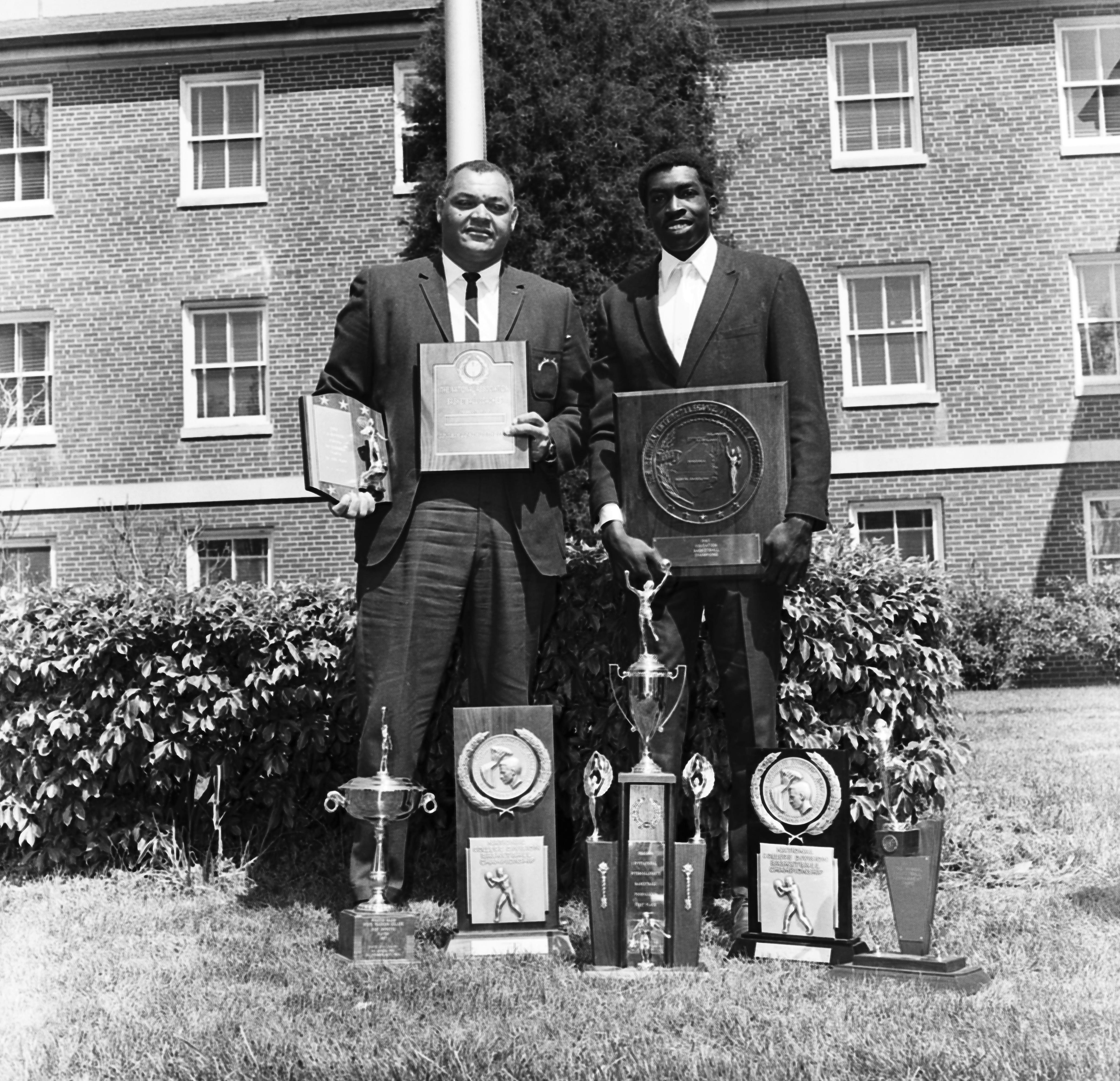 Gaines and Monroe led Winston-Salem to the 1967 DII basketball title.