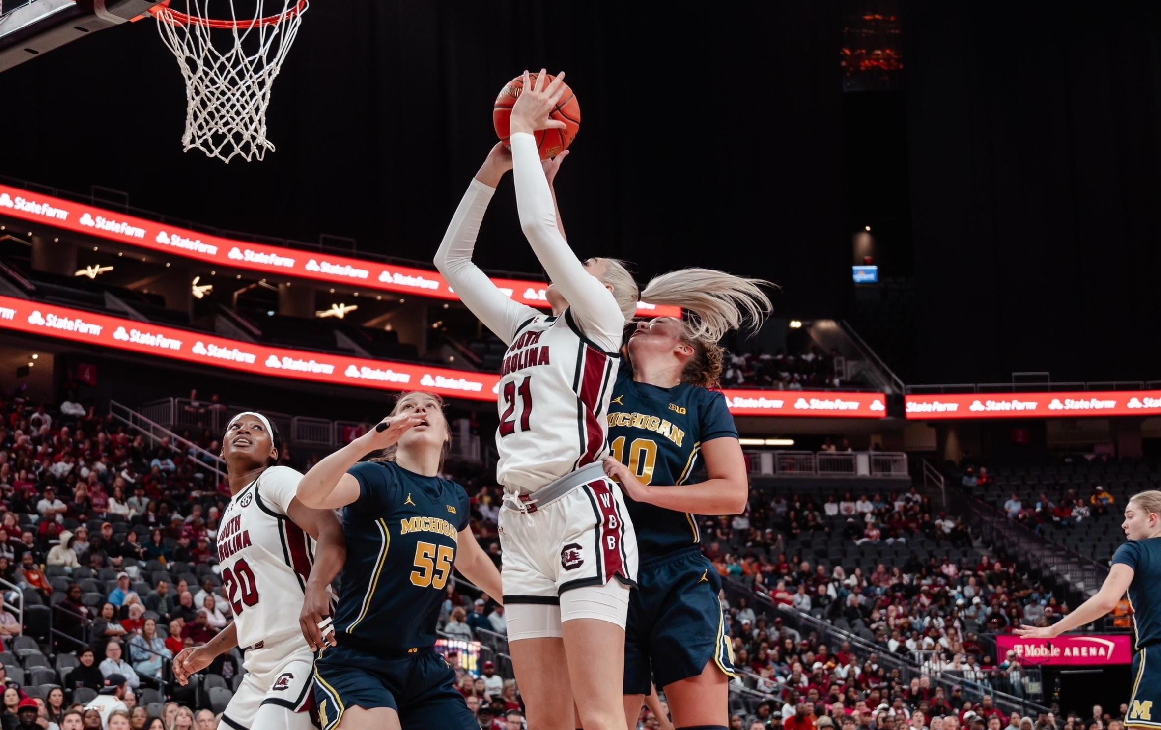 South Carolina vs Michigan Chloe Kitts