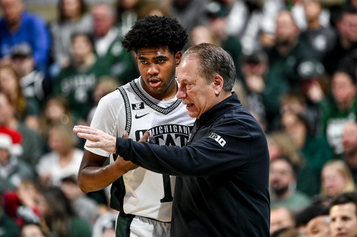 Coach Tom Izzo and Jase Richardson